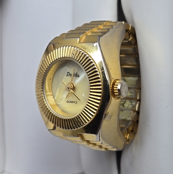 Womens Dosike Gold Tone Ring Watch With Stretch Band New Battery Running - Picture 2 of 10